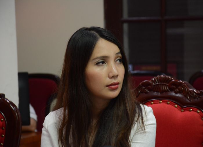  Nhà thơ, Tiến sĩ Tạ Anh Thư.