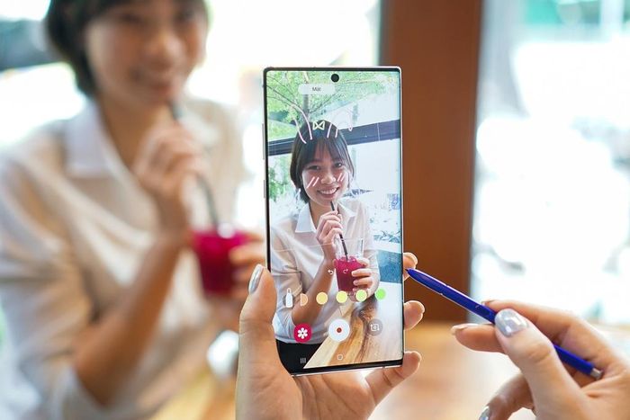 Galaxy Note10 được Samsung trang bị những tính năng, công nghệ để hỗ trợ người dùng làm giàu những trải nghiệm hàng ngày theo cách mới.