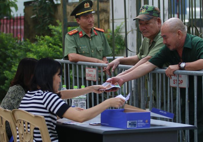 Quyết định cung cấp vé cho lực lượng thương binh trong ngày thi đấu 10/10 nhằm giải quyết vấn đề cho nhiều người hâm mộ lớn tuổi và không thành thạo công nghệ để mua vé online.
