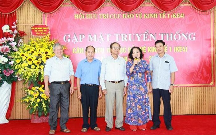 Ban liên lạc mới Hội hưu trí Cục Bảo vệ kinh tế I ra mắt. 
