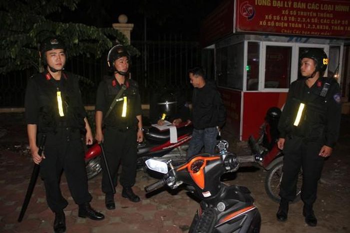 Những tổ tuần tra của Trung đoàn CSCĐ làm nhiệm vụ hiệu quả, ngăn chặn và xử lý kịp thời những hành vi vi phạm