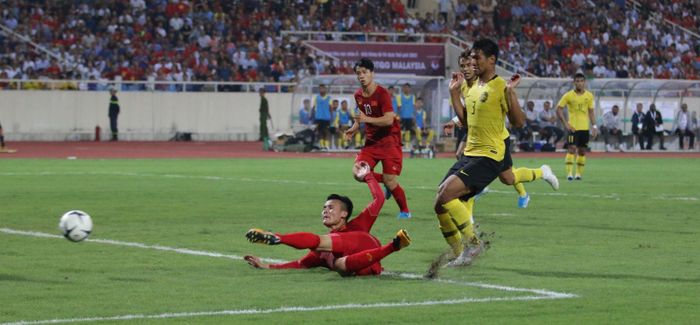 Kỹ thuật trong pha vô-lê của Quang Hải quá tuyệt vời và không dễ thực hiện. Tiền vệ 22 tuổi phải tính toán rất hoàn hảo giữa thời gian chạy chỗ và điểm rơi của bóng. Điều đó cũng đã thể hiện đẳng cấp của anh.