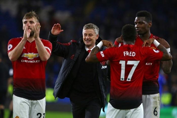 MU không sa thải Solskjaer và sẽ chi tiền mua sắm tháng Giêng