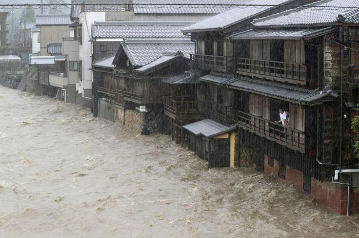  Nước sông dâng tại miền trung Nhật Bản do siêu bão. (Ảnh: Kyodo/Reuters)