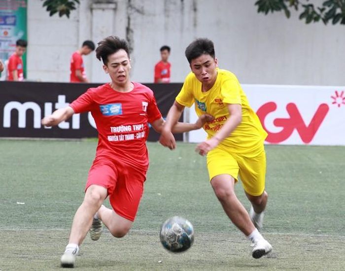  Bảng E: THPT Huỳnh Thúc Kháng 0-1 THPT Nguyễn Tất Thành 