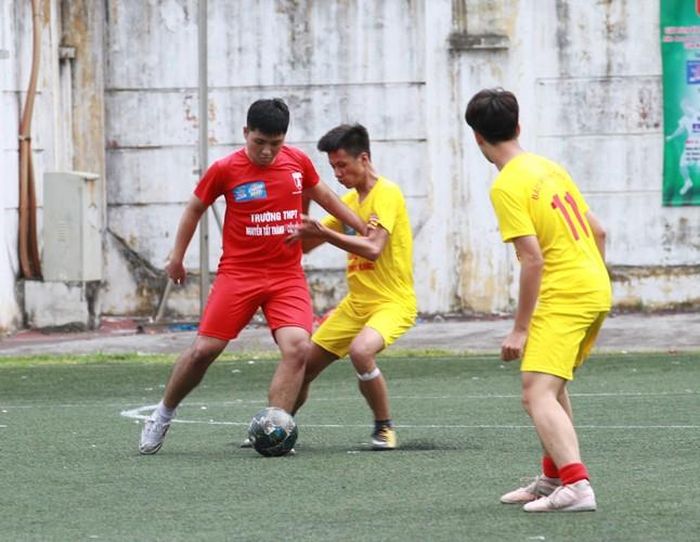  Bảng E: THPT Huỳnh Thúc Kháng 0-1 THPT Nguyễn Tất Thành 