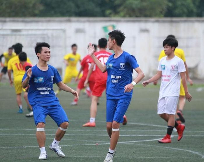  Bảng I: THPT Đại Mỗ 7-0 THPT TH School 