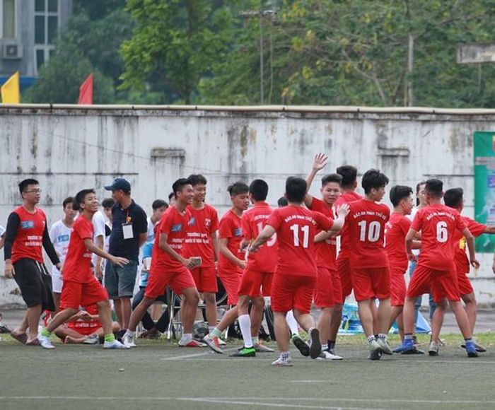  Bảng E: THPT Huỳnh Thúc Kháng 0-1 THPT Nguyễn Tất Thành 