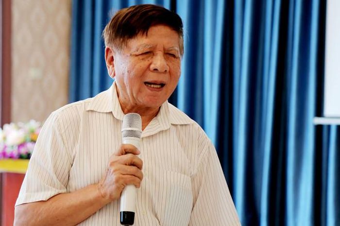PGS Trần Xuân Nhĩ cho rằng cử nhân thất nghiệp là sự lãng phí về thời gian và tuổi trẻ. Ảnh: Q.Q.