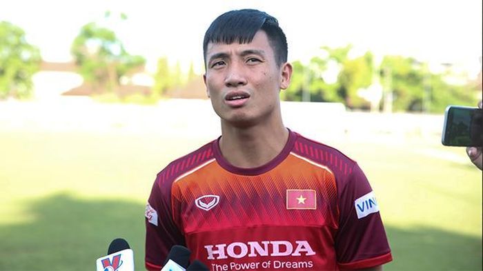 Tiến Dũng cùng đồng đội sẵn sàng đả bại Indonesia ở Bali tối 15-10 tới. Ảnh: Hoàng Linh