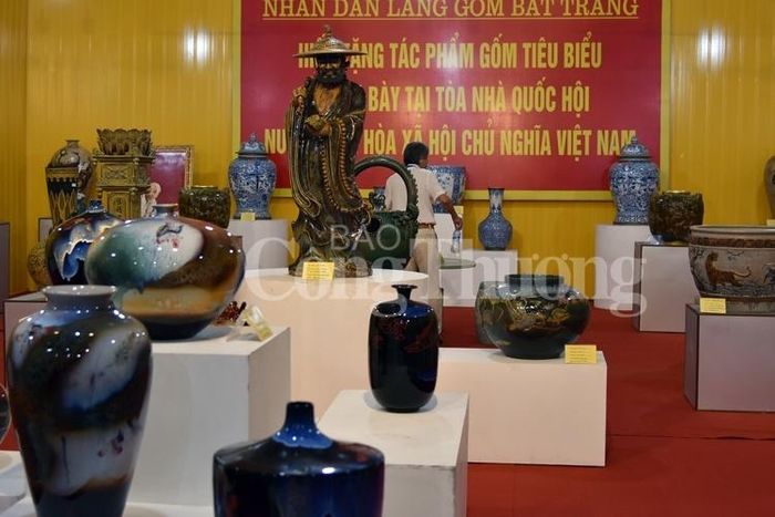 Bát Tràng sẽ hiến tặng 60 tác phẩm tiêu biểu cho tòa nhà Quốc hội