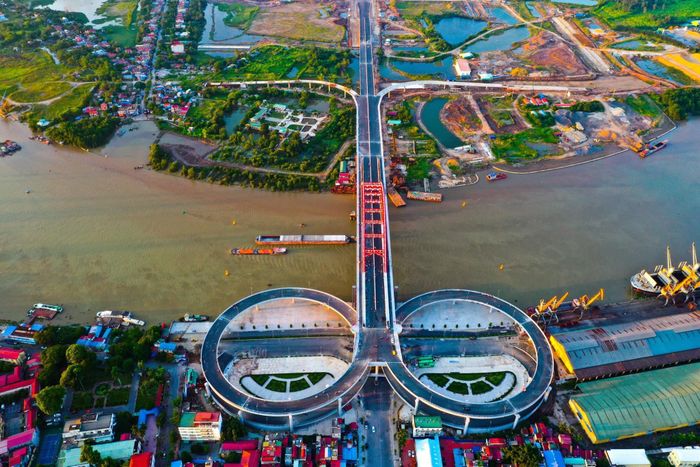 Cầu Hoàng Văn Thụ có thiết kế như đôi cánh chim biển.