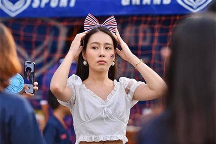 Một nữ cổ động viên xinh đẹp