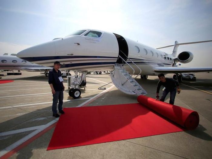 Tỷ phú Elon Musk, nhà sáng lập của Tesla và SpaceX, cũng sở hữu chiếc phi cơ Gulfstream G650ER nhưng với giá 70 triệu USD. Ảnh: Reuters. 