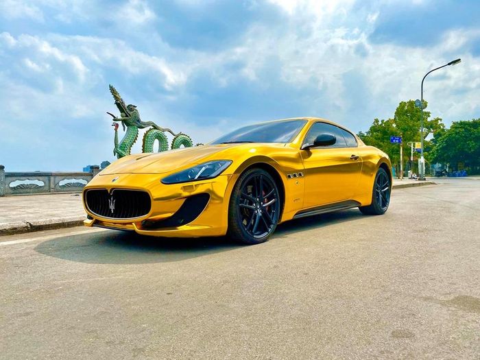 Ngoại thất chiếc xe thể thao hạng sang Maserati GranTurismo MC Sportline đời 2018 này còn có nhiều chi tiết bằng sợi carbon đắt tiền.