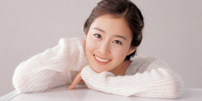 Fan thích thú trước thông tin Kim Tae Hee sẽ trở lại màn ảnh nhỏ lần đầu tiên kể từ khi kết hôn và sinh con. Trong khi đó, đại diện của đơn vị sản xuất bộ phim Hello Mother làm rõ rằng Kim Tae Hee vẫn đang cân nhắc về sự trở lại của mình.