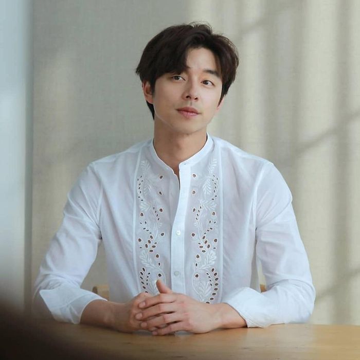 Trong buổi phỏng vấn cho bộ phim điện ảnh Kim Ji Young sinh năm 1982, nam diễn viên Gong Yoo bất ngờ tiết lộ bản thân cảm thấy rất mệt mỏi sau bộ phim nổi tiếng Goblin. Sau đó anh đã phải dành một khoảng thời gian nghỉ ngơi để lấy lại năng lượng. Nam diễn viên cũng nói thêm, bản thân anh rất thích những câu chuyện gần gũi với thực tế, những bộ phim mà khán giả có thể nhìn thấy chính mình trong đó, đó là lý do khiến anh chọn dự án tiếp theo là Kim Ji Young sinh năm 1982.