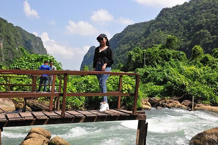 Điểm check in lý tưởng với đại ngàn Trường Sơn hùng vĩ.