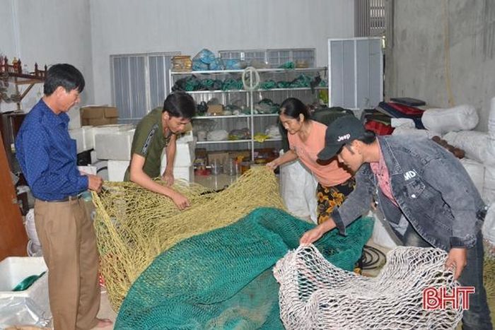 Mô hình dịch vụ hậu cần nghề cá của gia đình là “hậu phương” vững chắc để anh Thăng yên tâm lăn lộn với phong trào của thôn, của xã