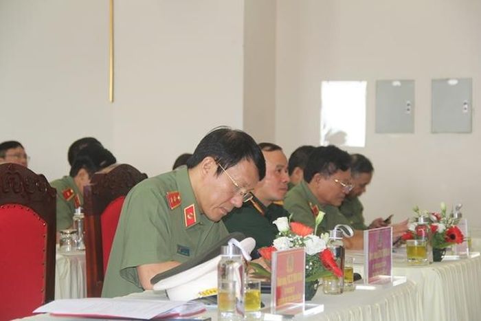 Thứ trưởng Lương Tam Quang và các đại biểu dự lễ khai giảng