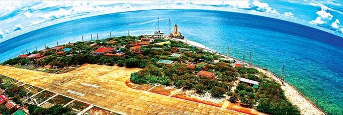 Một góc đảo Trường Sa Lớn qua góc máy Giản Thanh Sơn. 