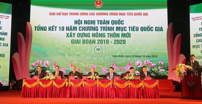 Thủ tưởng Chính phủ chủ trì hội nghị.