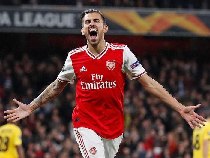 Theo El Desmarque, Dani Ceballos đã có cuộc gặp gỡ với chủ tịch Real Madrid, Florentino Perez vào tuần trước để thảo luận về tương lai. Quyết định cuối cùng là tài năng sinh năm 1996 muốn ra đi, hy vọng được ở lại Arsenal bằng bản hợp đồng mua đứt hè 2020.
