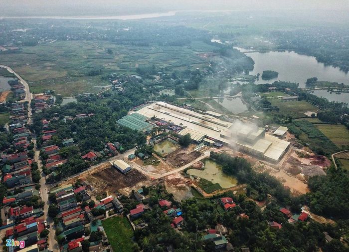 Công ty CP gốm sứ Thanh Hà - CTH (Khu 6, phường Thanh Vinh, thị xã Phú Thọ) bắt đầu đi vào sản xuất năm 2017 với ngành nghề kinh doanh gạch ốp lát cao cấp. Hiện tại, xưởng sản xuất của doanh nghiệp này có 3 dây chuyền, trong đó dây chuyền 1 và 2 sử dụng công nghệ lò nung bằng dầu. Tổng công suất nhà máy đạt khoảng 9 triệu m2/năm.