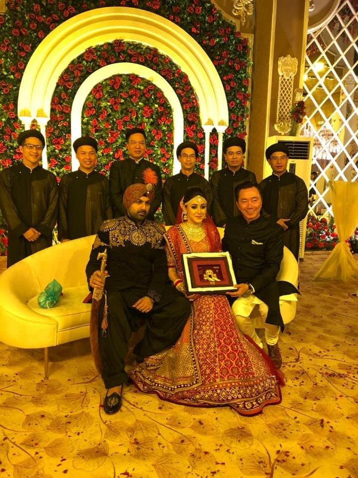 Ông Davinder Singh Thapar, doanh nhân tiểu bang Punjab, tổ chức đám cưới con gái theo truyền thống đạo Sikh. 15 Đại sứ thuộc 5 châu lục, với sự kết nối của Đại sứ Phạm Sanh Châu, đã được mời bay từ Thủ đô New Delhi đến thành phố Chandigarh để dự lễ cưới