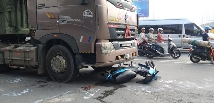 Hiện trường vụ TNGT khiến 3 người trong một gia đình gặp nạn