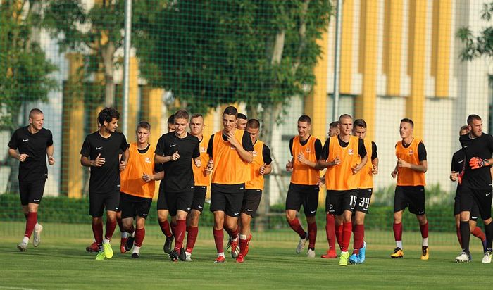 Sau đó, ngày 28/10, PVF và FK Sarajevo sẽ ký kết hợp đồng hợp tác phát triển toàn diện giữa PVF và Sarajevo Academy FC