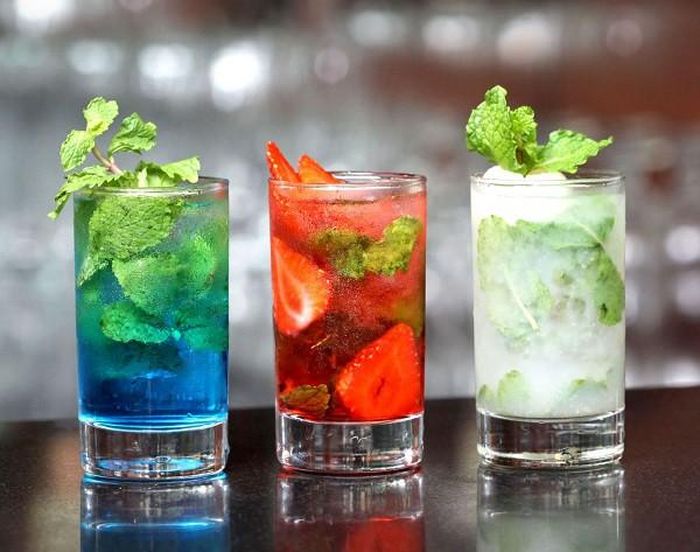 Những thức uống này có chứa siro bắp hàm lượng fructose, màu thực phẩm, dầu thực vật BVO và đường hóa học aspartame cao. Tất cả các chất này đều làm tăng nguy cơ mắc phải ung thư. Ảnh: internet