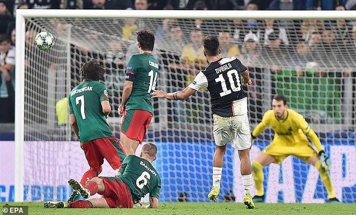 Pha cứa lòng tuyệt đẹp của Dybala