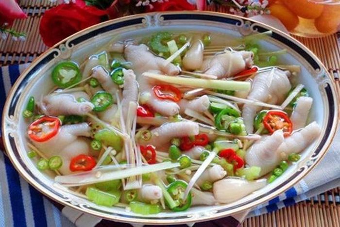 Chân gà ngâm sả tắc 