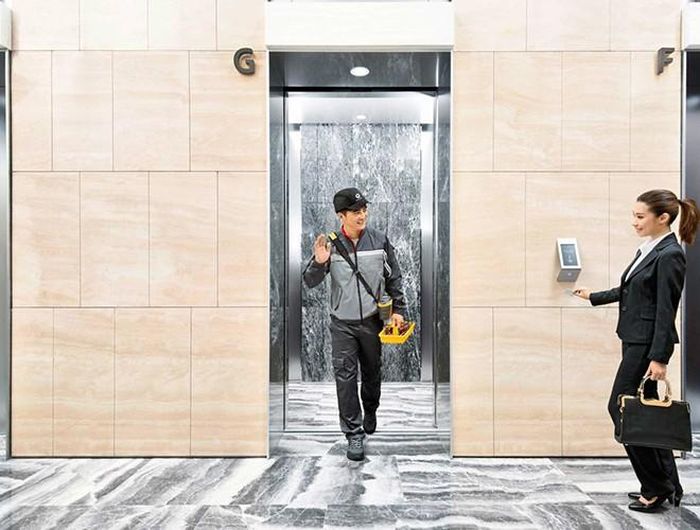 Các tòa nhà ở nhiều nước trên thế giới không có tầng 13, thay vào đó là tầng 12A vì họ cho rằng 13 là con số xui xẻo. Trong khi đó, số 4 lại bị kiêng dùng ở Trung Quốc do phát âm của nó gần giống với chữ "tử", nghĩa là chết