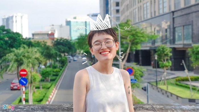 Những icon hài hước, đáng yêu này cũng có thể ứng dụng trong những khoảnh khắc thường ngày. Bạn sẽ bất ngờ khi những bức ảnh tưởng chừng đơn giản, không đặc sắc lại trở nên bắt mắt và ấn tượng hơn cả.