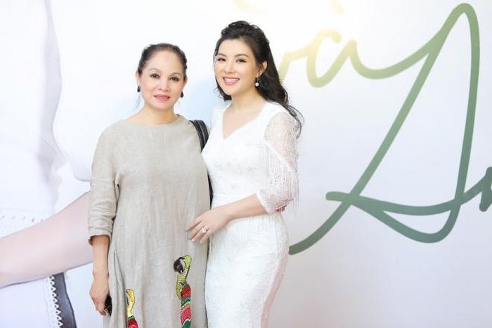 Bùi Lê Mận và cô giáo - NSƯT Hà Thủy
