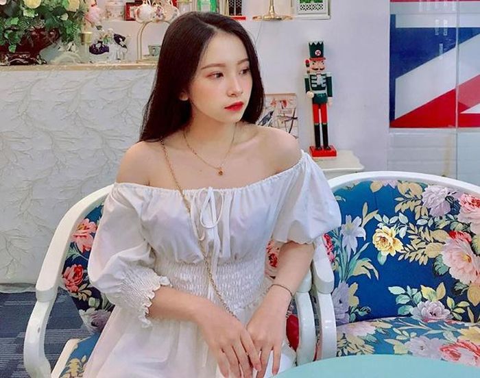Nữ sinh ĐH Sư phạm TP.HCM bày tỏ mỗi ngày được tiếp xúc học sinh, cô rất vui. Nữ giáo viên thực tập cố gắng trau dồi kiến thức để đổi mới chương trình học sao cho thu hút học sinh. 