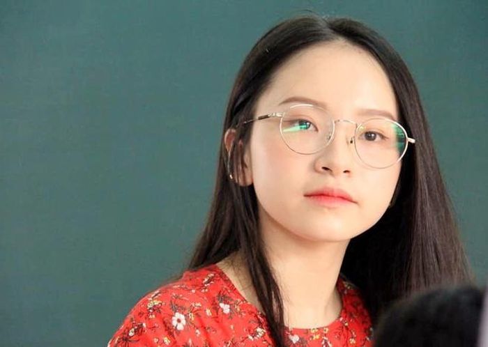 Lan Hương cho hay cô rất bất ngờ và vui khi những hình ảnh của mình được học trò chụp lại và đăng tải, nhận được nhiều bình luận tích cực.