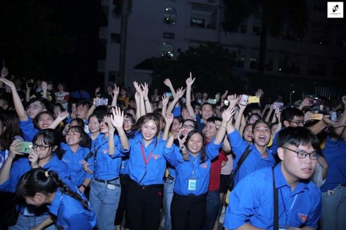 Sinh viên Đại học Điện lực "cháy hết mình" trong đêm Gala chào tân sinh viên.