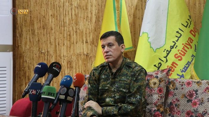  Mặc dù vậy Lực lượng dân chủ Syria (SDF) đã tuyên bố không chấp nhận các điều khoản của thỏa thuận Nga - Thổ Nhĩ Kỳ, Tổng tư lệnh của nhóm vũ trang người Kurd nói với các phóng viên vào ngày 25-10. 