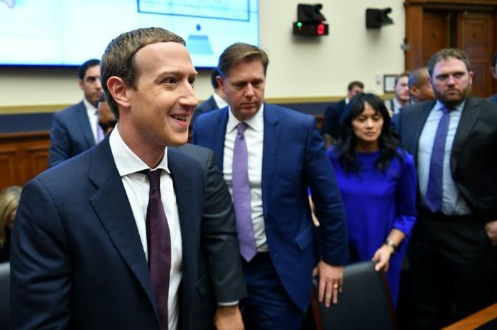 Chủ tịch và Giám đốc điều hành Facebook Mark Zuckerberg nói rằng ông muốn tab tin tức mới được công bố giúp quảng bá "báo chí chất lượng cao" trên mạng xã hội khổng lồ
