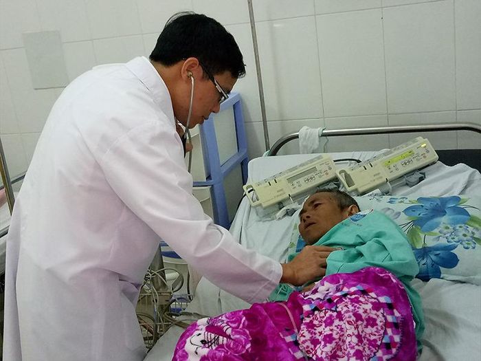 Thăm khám cho bệnh nhân tim mạch