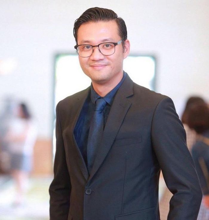Đạo diễn Khải Anh hỗ trợ NSND Khải Hưng phần đại cảnh sập mỏ đá trong phim "Sinh tử"