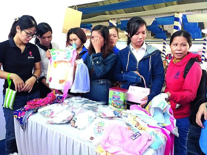  Chợ không đồng, nghĩa tình vô giá đối với công nhân nghèo