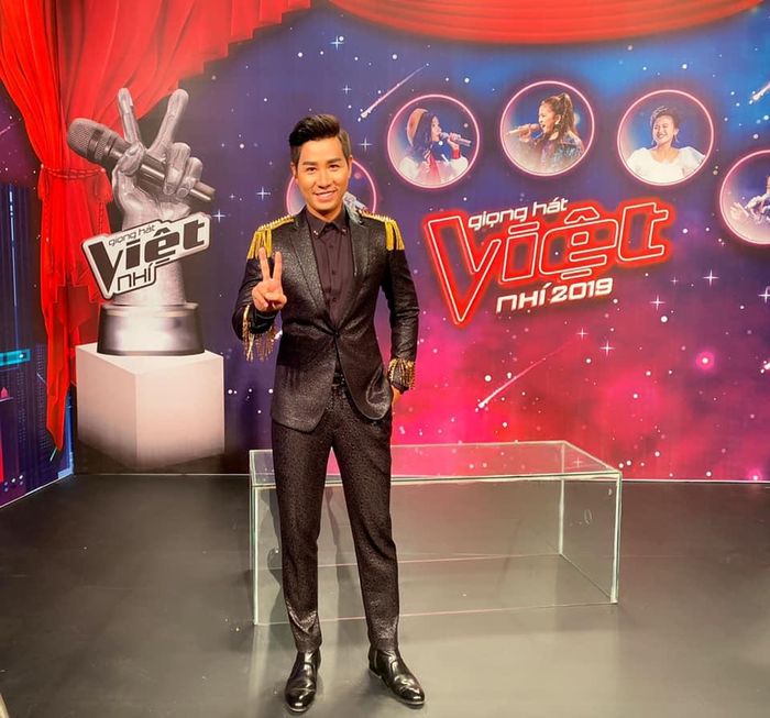  MC Nguyên Khang. 