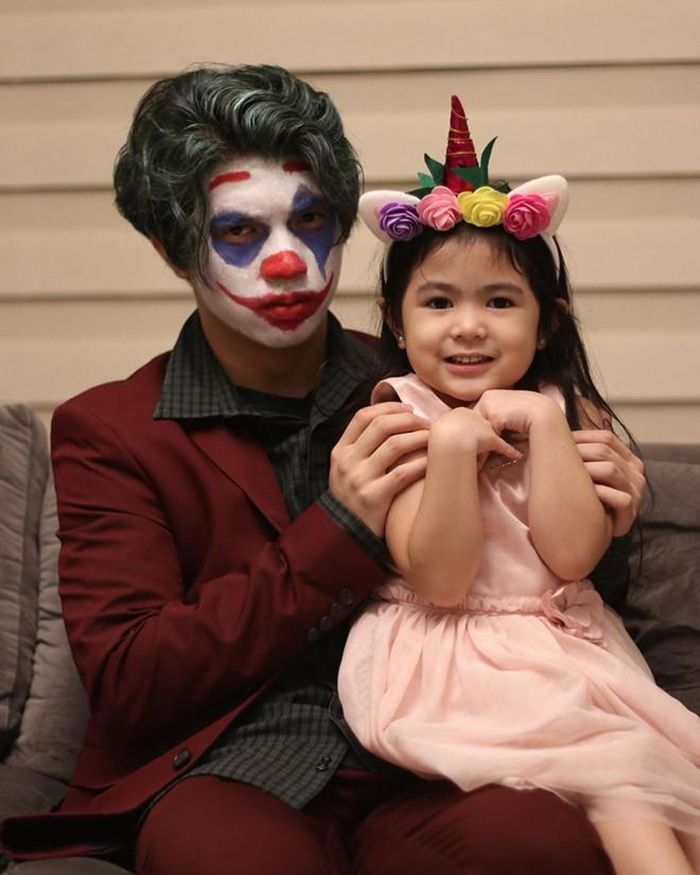 "Gã hề" được xem là "hot trend" trong mùa Halloween năm nay. Loạt ảnh hóa trang thành nhân vật Joker của những đứa trẻ cho đến người nổi tiếng đều nhận được lượng tương tác cao từ dân mạng. Ảnh: @ranzkyle, @onewithnatalia.