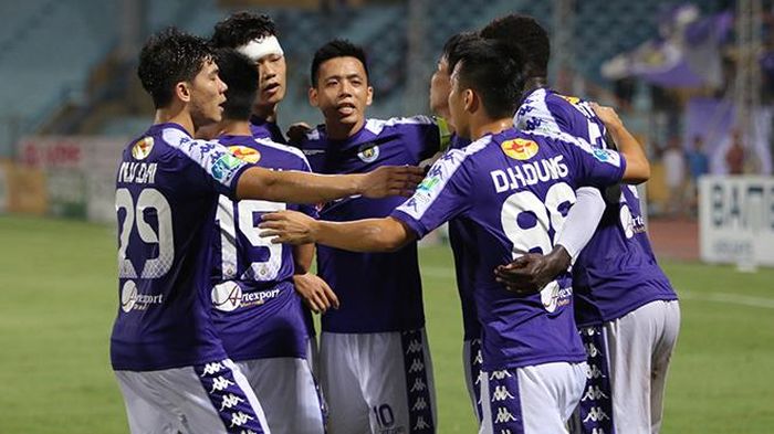 Hà Nội FC giành chiến thắng 3-0 trước TPHCM theo cách đầy tranh cãi