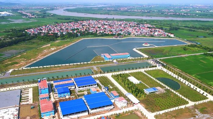 Nhà máy có quy mô gần 65 ha tại khu vực xã Phù Đổng và xã Trung Mầu, huyện Gia Lâm, với tổng vốn đầu tư giai đoạn 1 ở mức 5.000 tỷ đồng. Sau khi khánh thành giai đoạn 1, Nhà máy đạt công suất 300.000 m3/ngày đêm. 