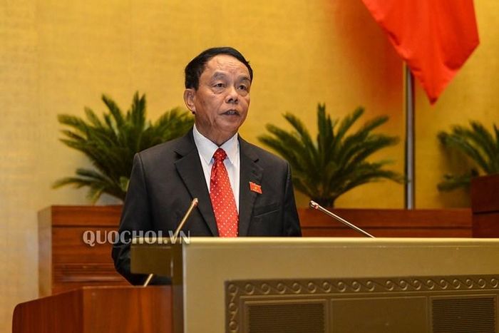 Ủy viên UBTVQH, Chủ nhiệm UB Quốc phòng và an ninh của Quốc hội – Võ Trọng Việt báo cáo
